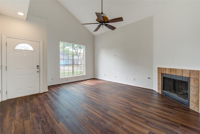 Foto del edificio - 308 N Ranch House Rd