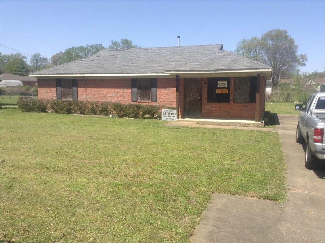 1420 Western Park Dr, Memphis, TN 38109 House Rental in Memphis, TN