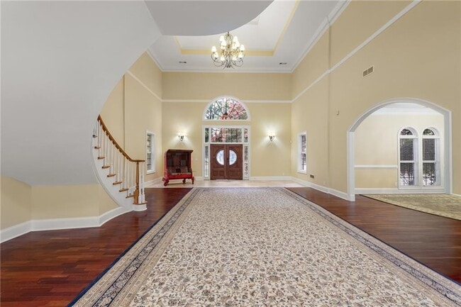 Foto del edificio - 680 W Paces Ferry Rd NW