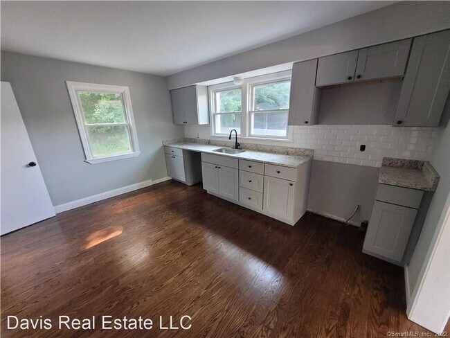 Building Photo - 2 br, 1 bath House - 599 Mohegan Avenue Pa...