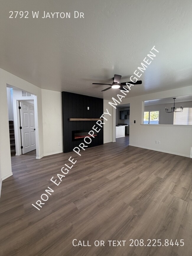 Building Photo - 2792 W Jayton Dr