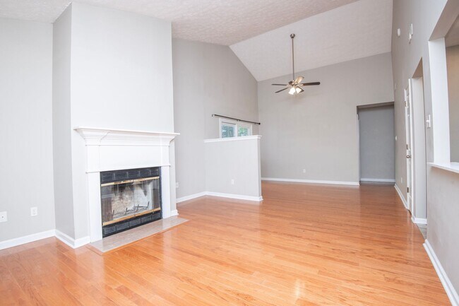 Foto del edificio - Knoxville 37922 - 3 bedroom, 2 bath with fenced-in yard - Call Susan Niedergeses (865) 300-4722