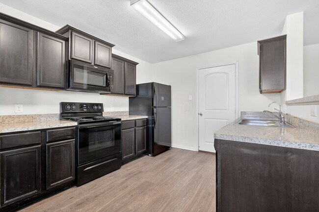 Building Photo - 308 Yearwood Ln