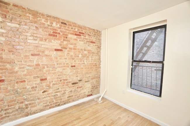 Building Photo - 124 E 107th St