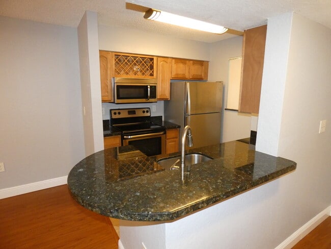 Building Photo - 2810 N Oakland Forest Dr