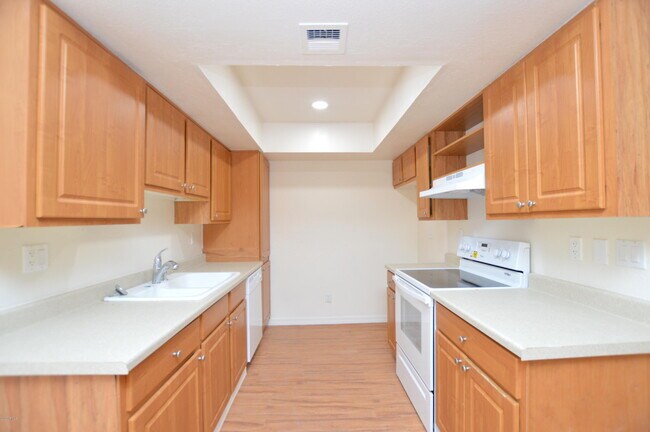 Building Photo - 3810 N Maryvale Pkwy