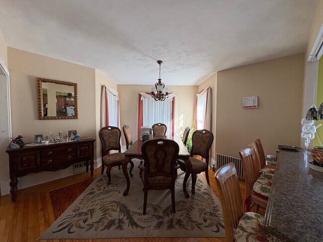 Foto del edificio - 7 Englewood Ave