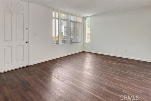 Foto del edificio - 24511 Alta Vista Dr