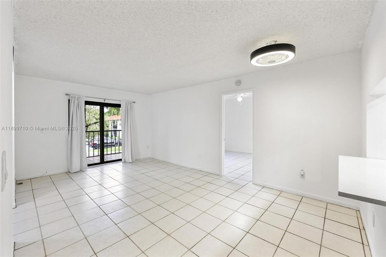 Foto principal - 9724 Hammocks Blvd
