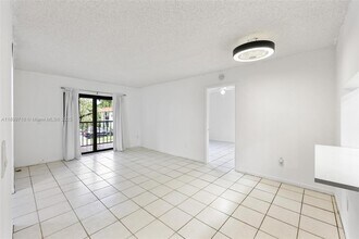 Building Photo - 9724 Hammocks Blvd