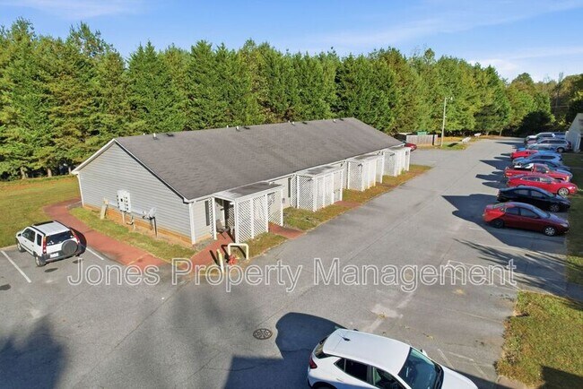 Foto del edificio - 120 W 52 Bypass