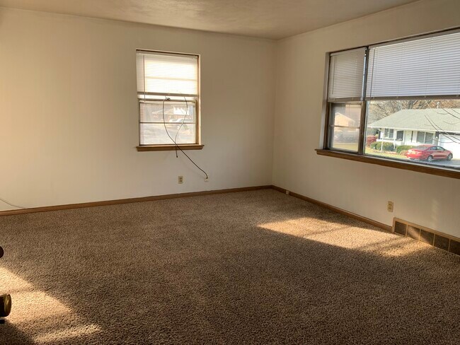 Foto del edificio - 2908 N Rockwood Dr