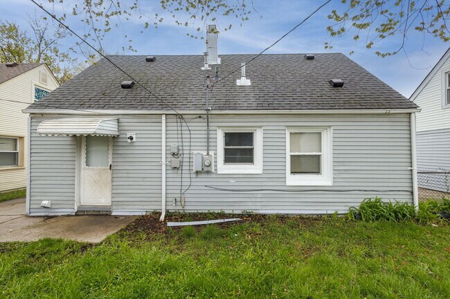 Foto del edificio - 22778 Almond Ave