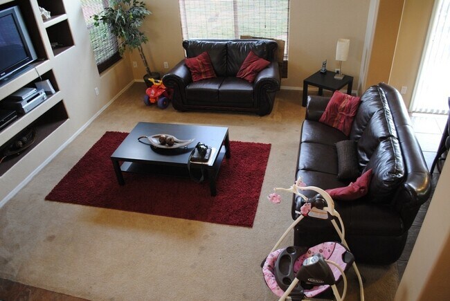 Building Photo - Charming 4 Bed 3 Bath Laveen Home !!