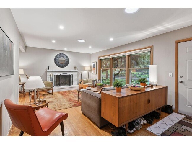 Foto del edificio - 4113 Beverly Ave