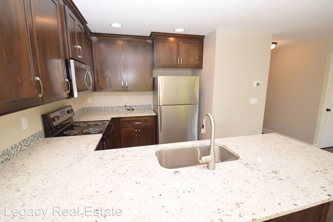 Building Photo - 3756 Pleasant View Dr NE