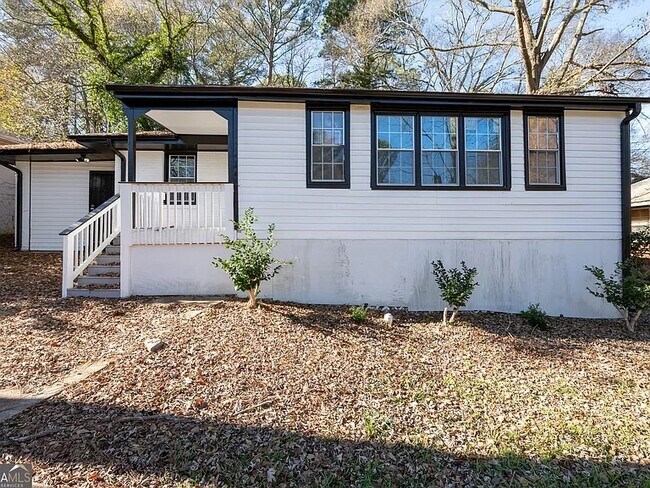 Building Photo - 2223 Sharon Way