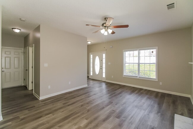 Foto del edificio - 7047 Cheswick Dr