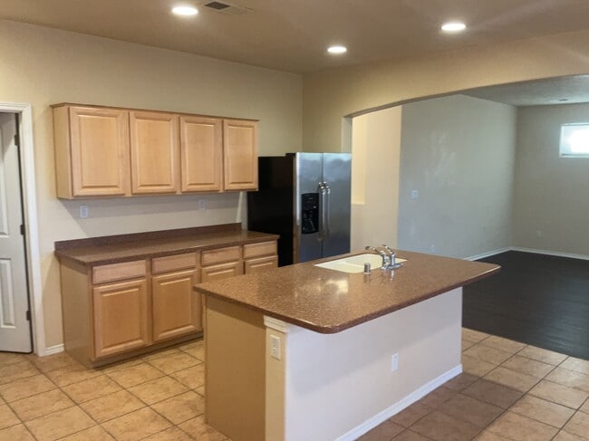 Building Photo - 3635 Buckskin Loop NE