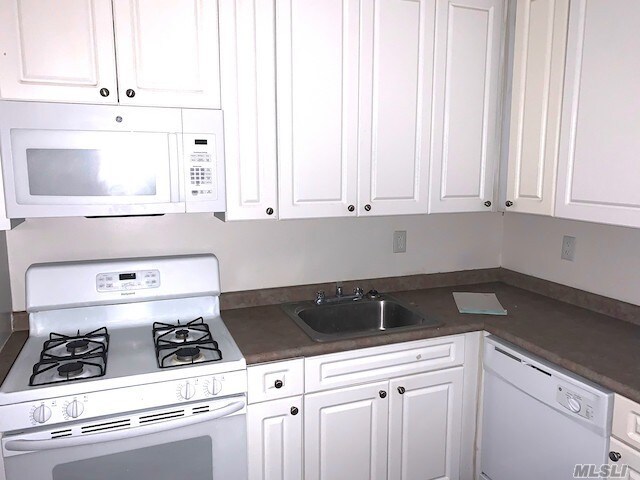 Foto del edificio - 210 Shore Rd