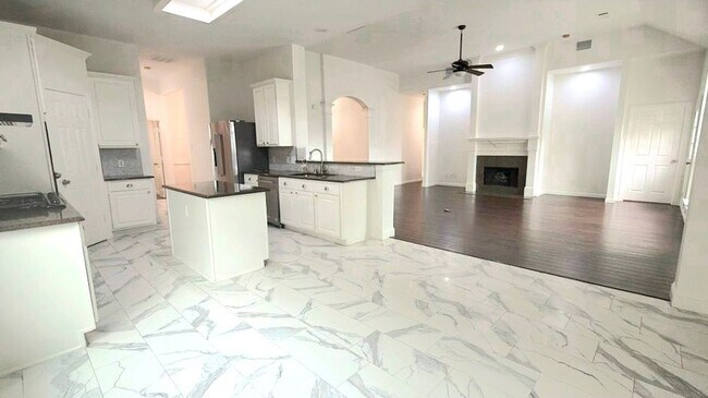 Foto del edificio - 11821 Cotswold Dr