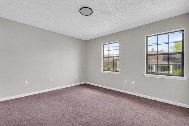 Foto del edificio - 452 W Broad St