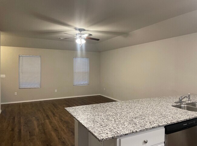 Building Photo - 1191 S Jaybird Ln