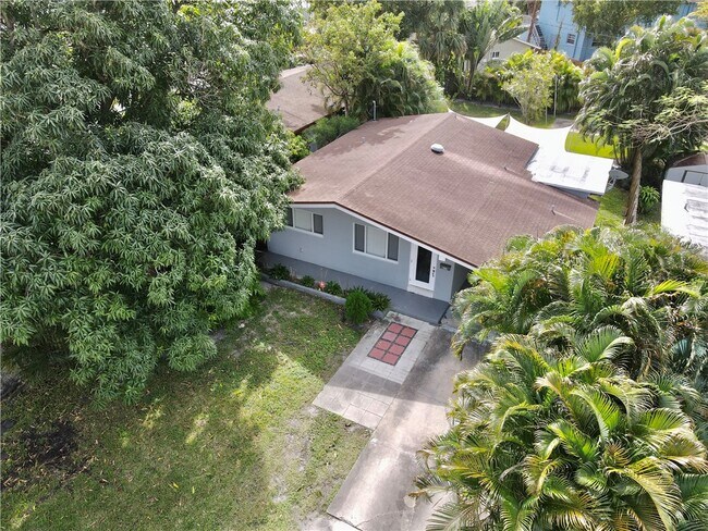 Building Photo - 9400 S Ocean Dr