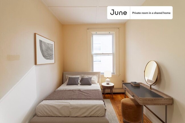 Private bedroom in 4 bed/1 bath Home - Private bedroom in 4 bed/1 bath Home