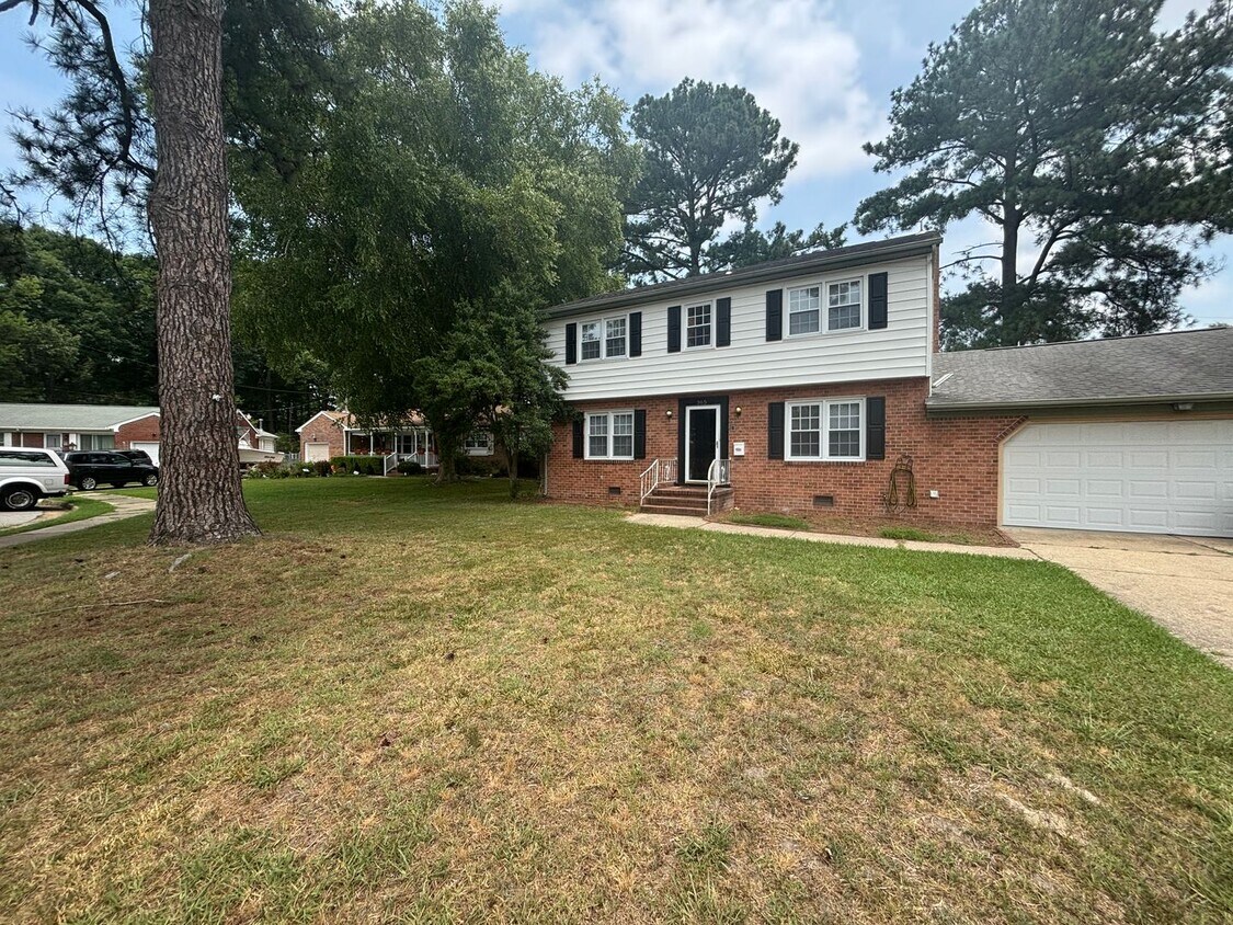 Foto principal - 4bd/2.5ba Home in Hampton