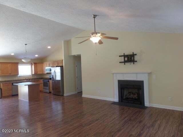 Building Photo - 101 Rustic Dr