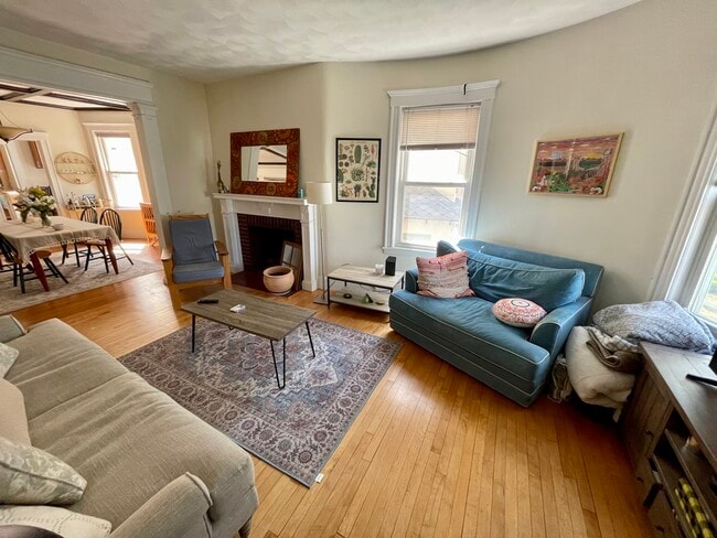 Building Photo - 201 Rawson Rd