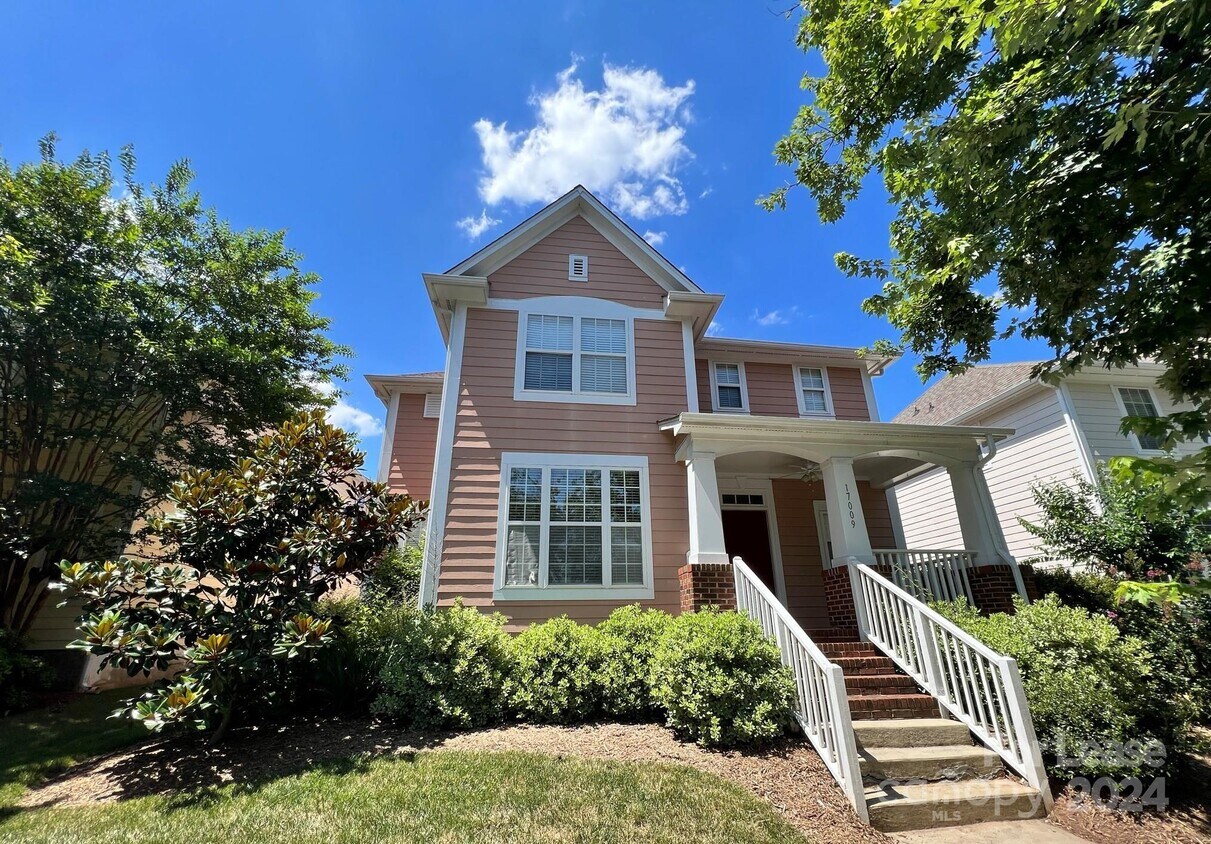 Foto principal - 17009 Carlton Way Rd