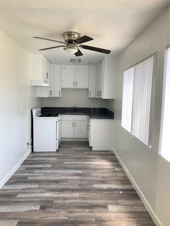 Foto del edificio - 585 E Washington Blvd