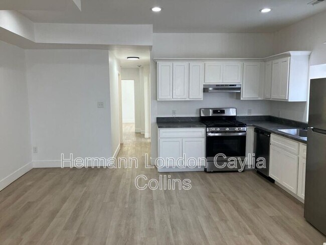 Building Photo - 5832-5834 Etzel Avenue