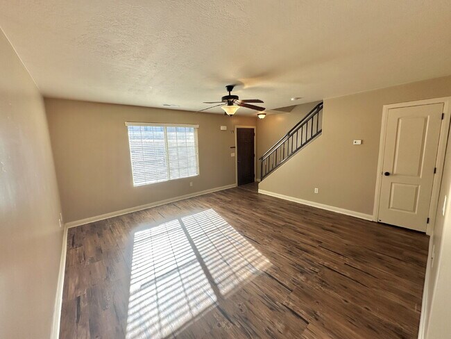 Foto del edificio - "Charming 3-Bed Townhouse in Cedar City – Spacious 1365 Sq Ft with 2.5 Baths!"