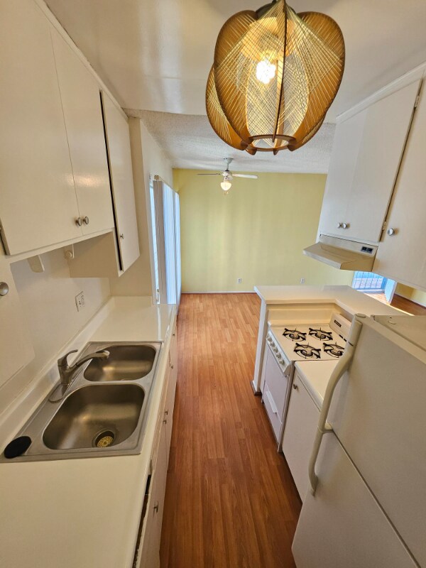 Foto principal - 323 N Rampart Blvd