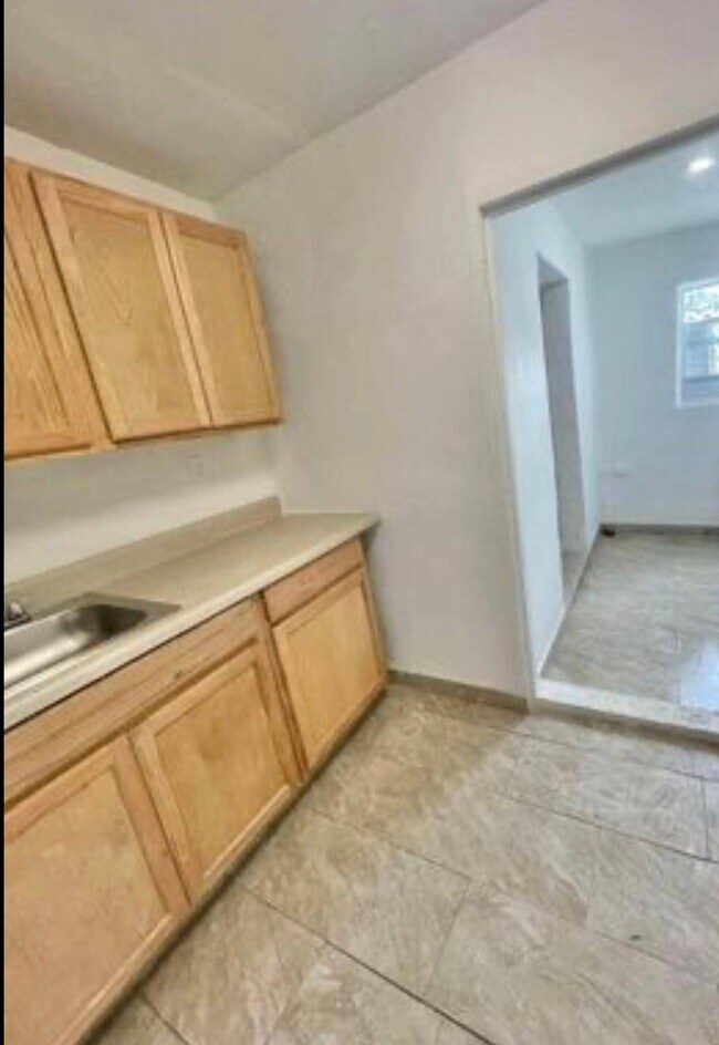 Foto del edificio - 4534 SW 1st St