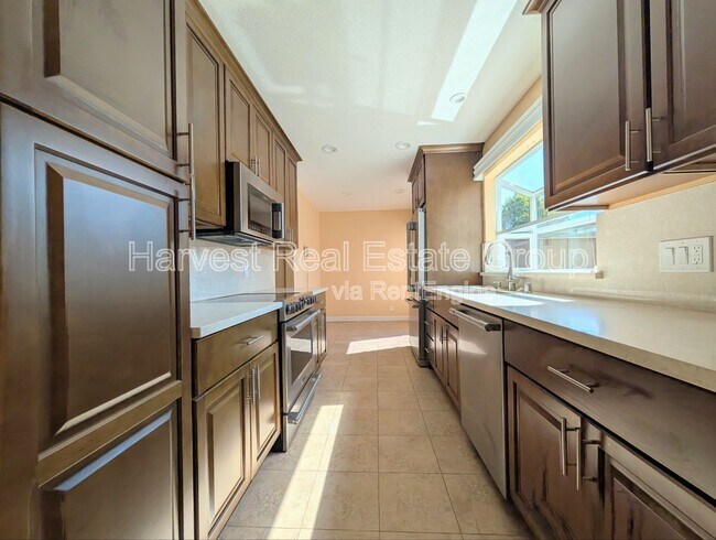 Foto del edificio - 1155 Holly St