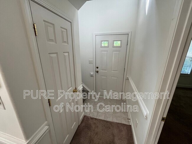 Building Photo - 5737 Shining Oak Ln