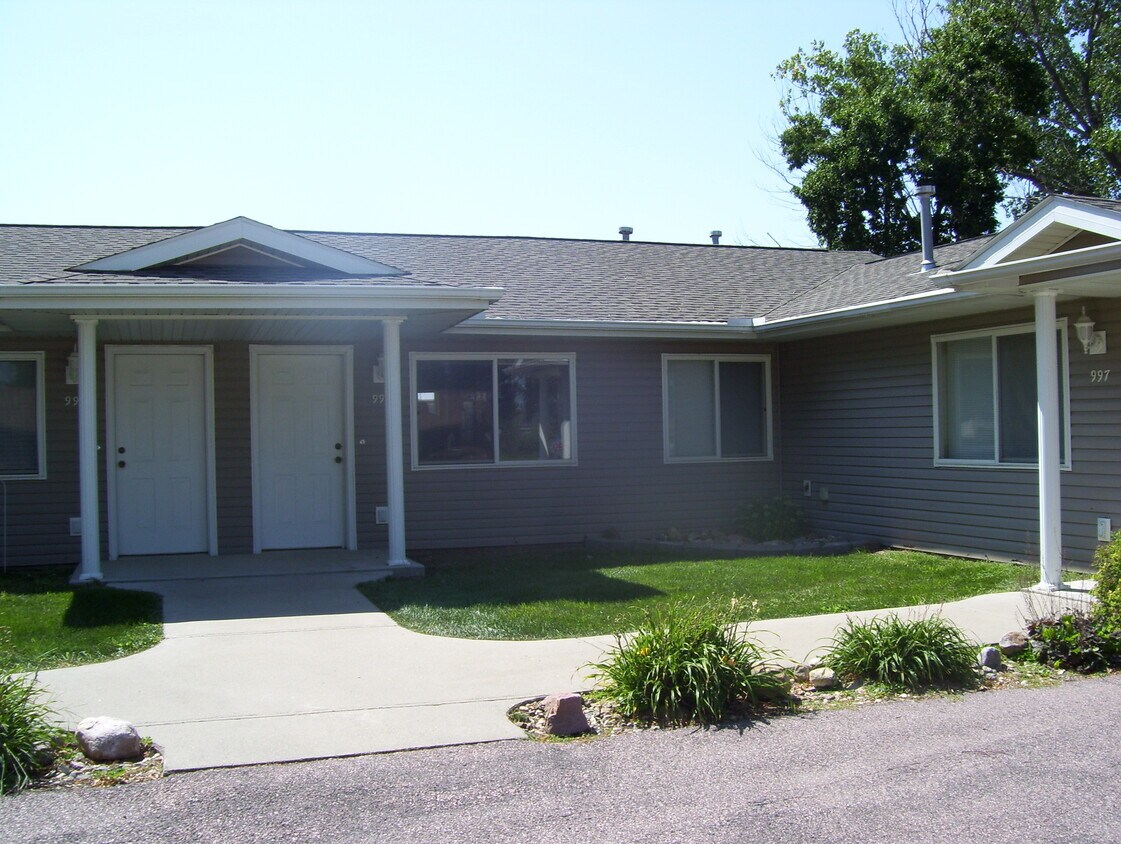 Foto principal - 997 N Highway 105