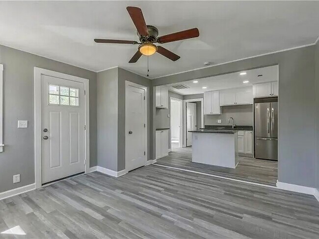 Foto del edificio - 426 E Elm St