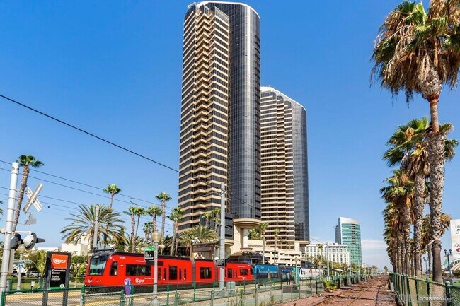 Foto del edificio - 100 Harbor Dr
