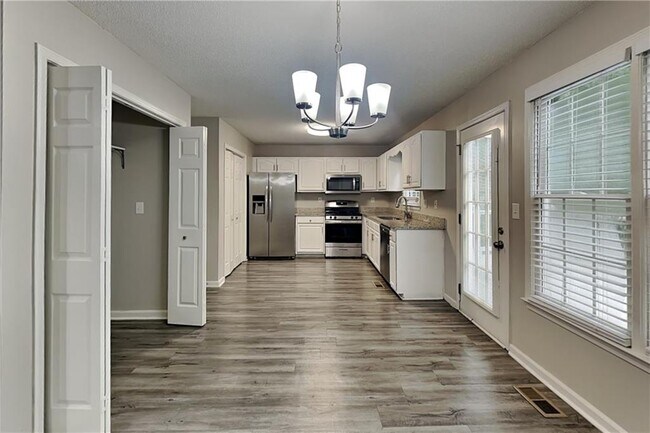 Building Photo - 360 Warrenton Dr