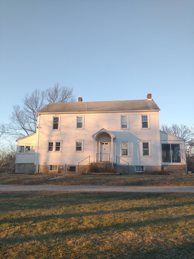 Foto del edificio - 667 N Snyder Rd