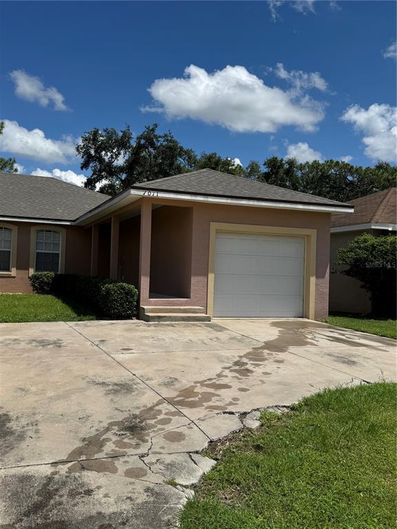Building Photo - 1011 Fox Lake Dr