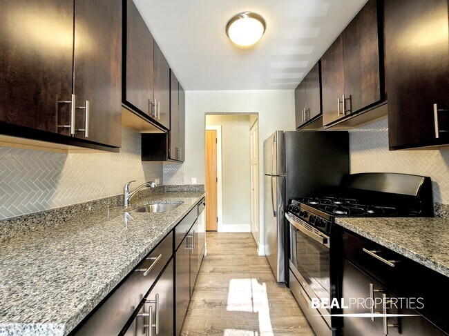 Foto del edificio - 530 W Surf St