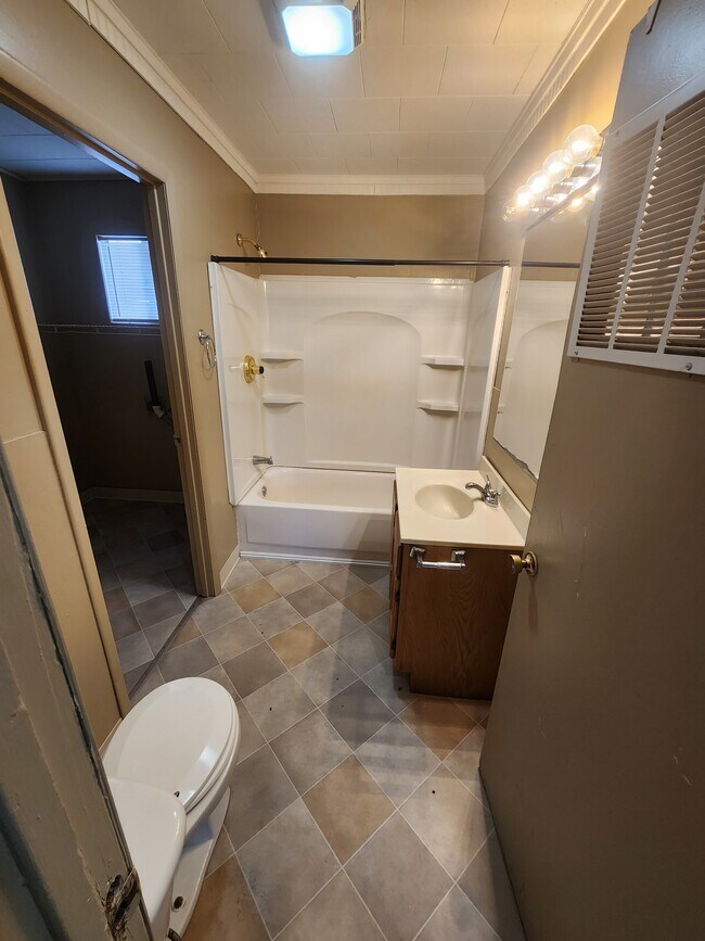 232 Kent St Unit Apt 1,