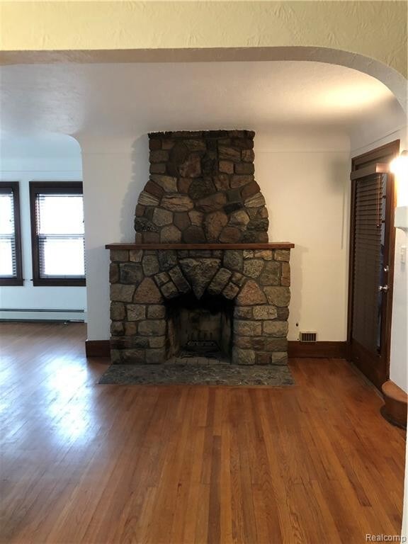 Building Photo - 507 Curry Ave