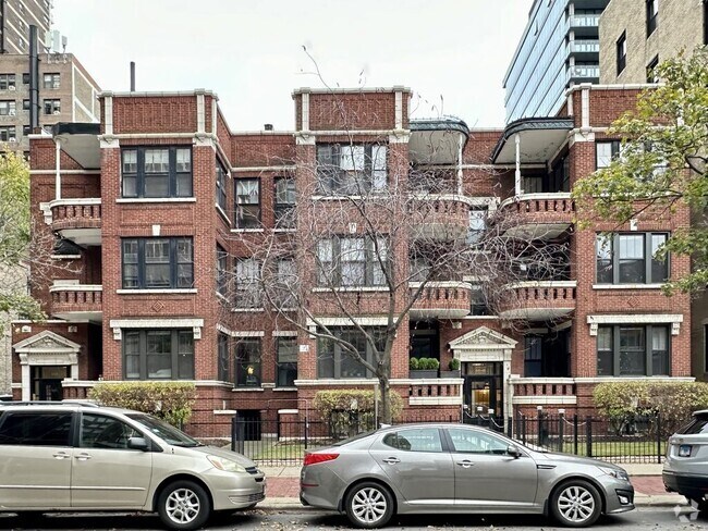 Building Photo - 441 W Melrose